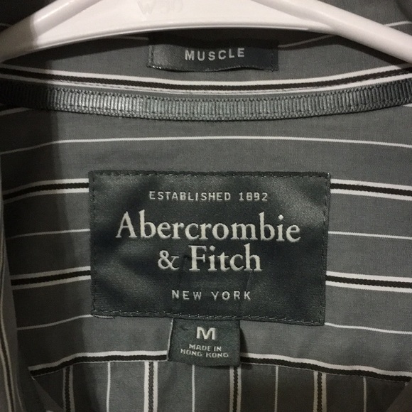 ABERCROMBIE & FITCH BUTTON DOWN SHIRT,  MENS SZ M. - Picture 2 of 4